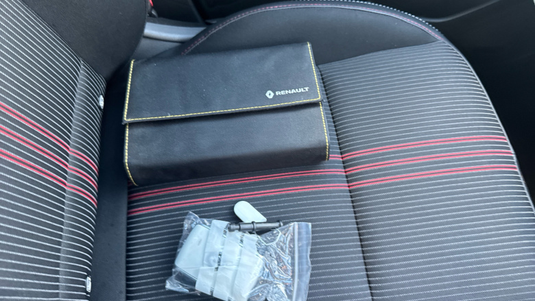 Renault Captur 1.6 E-TECH Hybrid 145 R.S. Line 5dr Auto Hybrid Hatchback